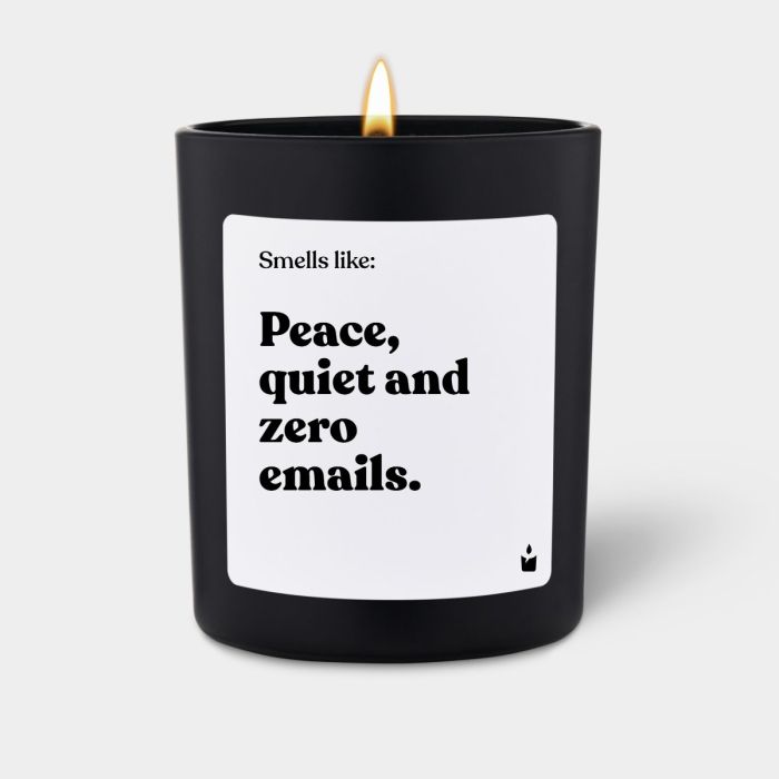 Duftkerze Schwarz Woody Smells like: Peace, quiet and zero emails.