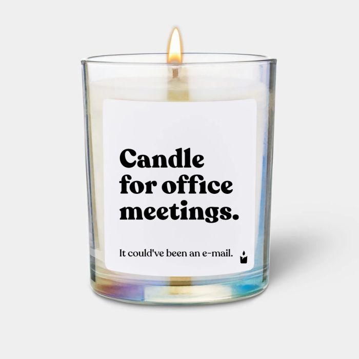 Duftkerze Flowery Candle for office meetings. It could've been an e-mail.