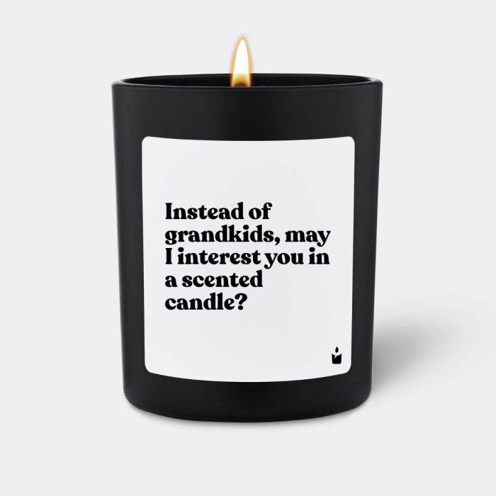 Duftkerze Flowery Instead of grandkids, may I interest you in a scented candle?