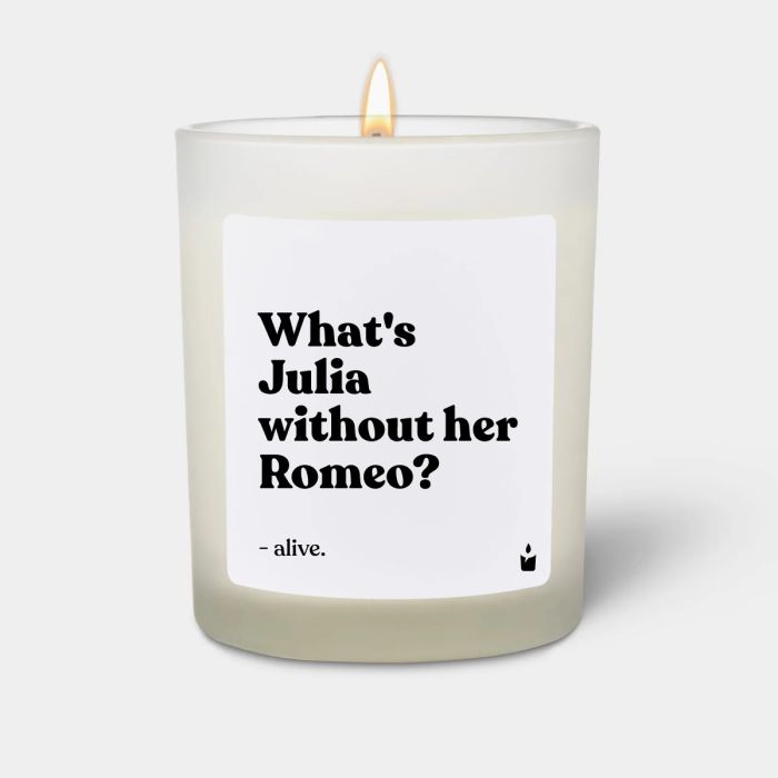 Duftkerze Weiss Woody What's Julia without her Romeo? - alive.