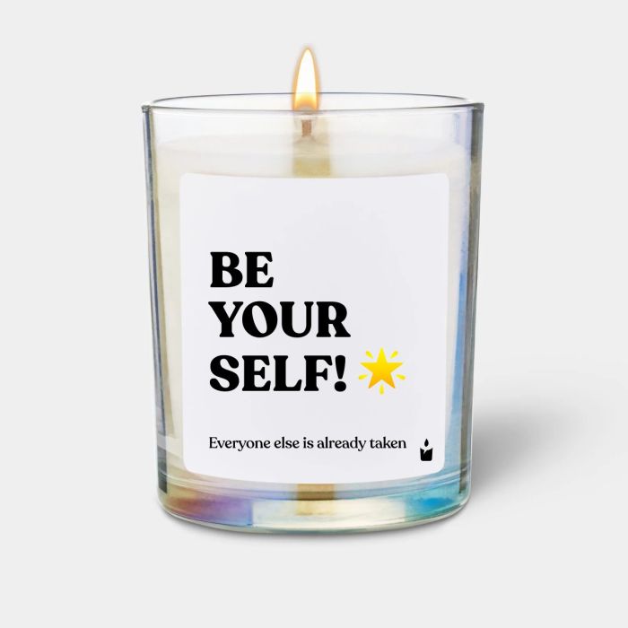 Duftkerze Rainbow Woody Be yourself! Everyone else is already taken