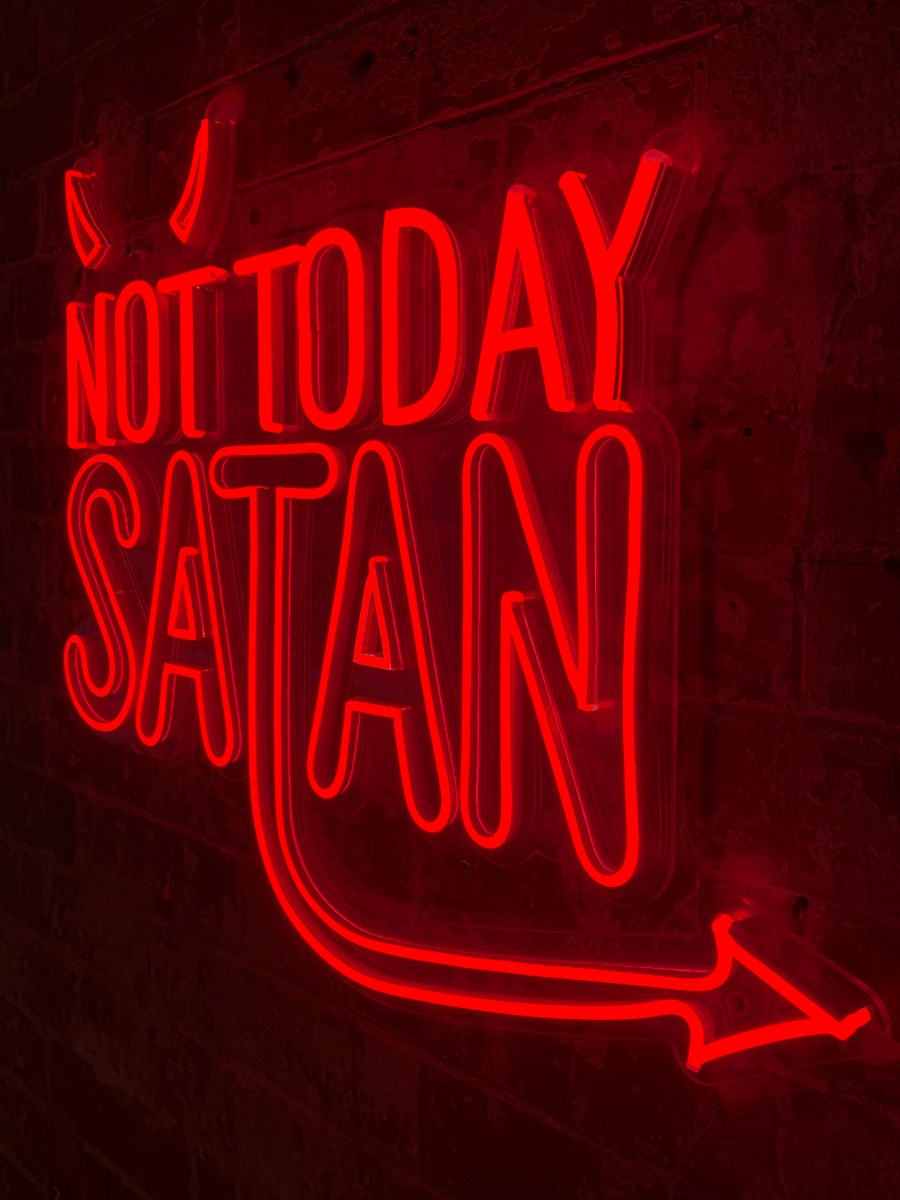 LED Wandneon – Not Today Satan